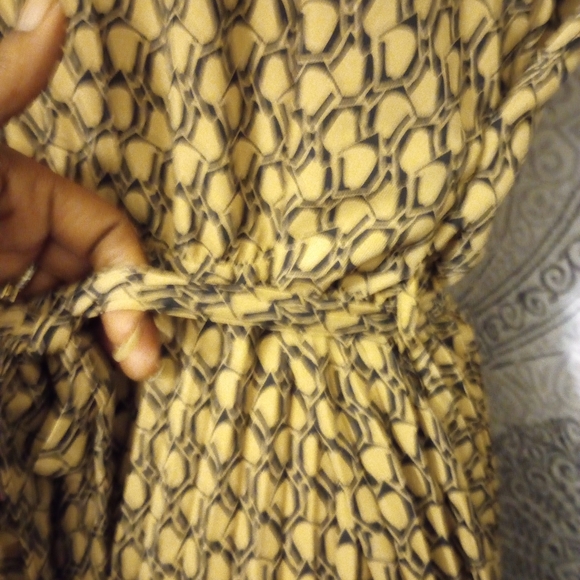 Shein Plus Size A-Line All Over Print Dress with Pleats and Belt Size2XL - Picture 5 of 16